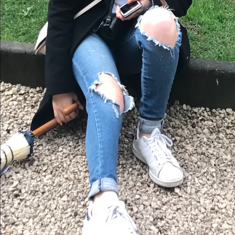 Distressed Jeans - Picture 4 of 4